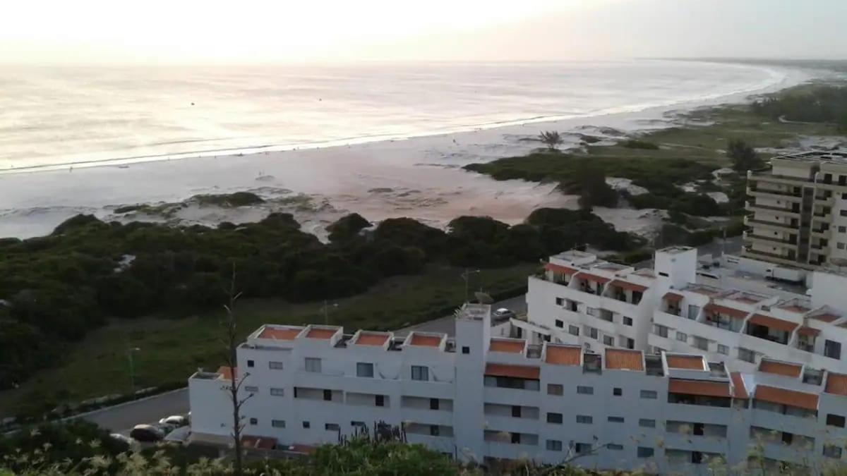Apto Na Orla Da Praia Grande Com Piscina E Garagem Arraial do Cabo Luaran gambar